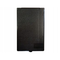 The cover of the CEE connector socket is covered with a black cover