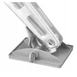 Baseplates for supporting the caravan