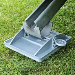 Baseplates for supporting the caravan