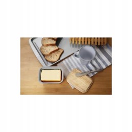 Brunner cutting board - a place for crumbs