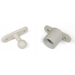 Locking the external doors of the Fiamma camper trailer