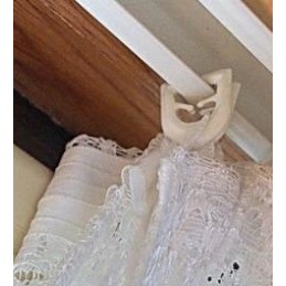 Claw pendants, curtain holders and blinds, 25 pcs