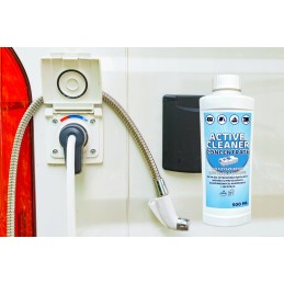 Active clean liquid for cleaning water installations