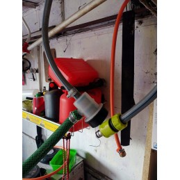 Water filter for a pressure pump with a quick connector