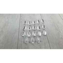 18 trailer hooks with 3 holes cargo va