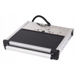 Entrance step for a V18 12v Thule camper van