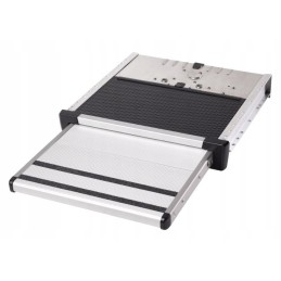 Entrance step for a V18 12v Thule camper van