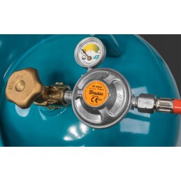50 mbar gas reducer with pressure gauge for 11 kg cylinders