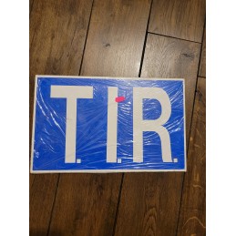 A warning sign with the inscription truck