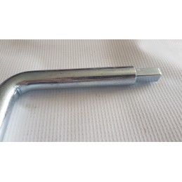 Tarpaulin tensioner with two-sided universal crank