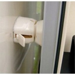 English trailer door latch, white lock