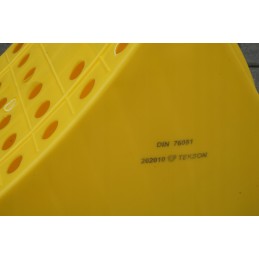 A wheel chock for securing the car wheel