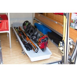 Pull-out ski rack for the garage in a camper