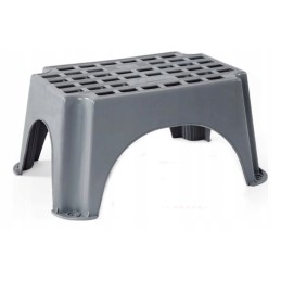 Entrance step of the Fiamma camper trailer