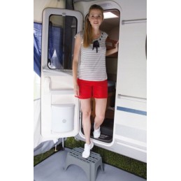 Entrance step of the Fiamma camper trailer