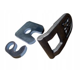 Lower hinge, lower side opening of the tipper