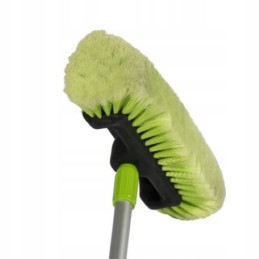 Telescopic brush for washing a camper with a dometic joint