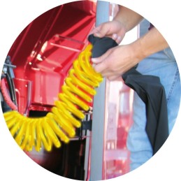 Cover for spiral ducts in a truck semi-trailer, yellow with sleeves