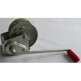 Al Ko 900c rope winch complete with rope