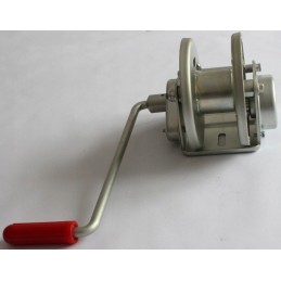 Al Ko 900c rope winch complete with rope