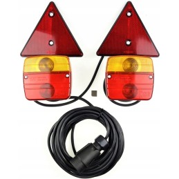 A set of rear lights for a magnet trailer