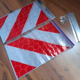 Tail lift warning flags lift abroad