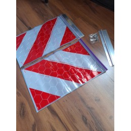 Tail lift warning flags lift abroad