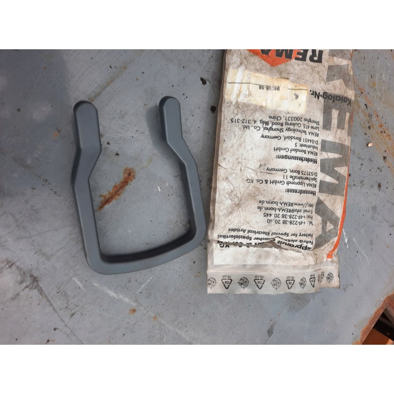 Rema 95066 handle