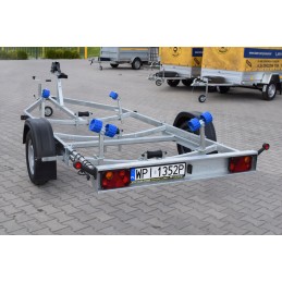 Material boat support 50 for roller boats