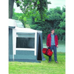 Extension of the chameur vestibule, right side in the wall