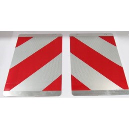 Reflective board marking on the elevator platform