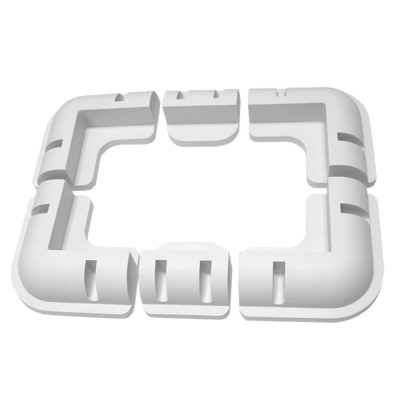 Corner holders for solar panels for a camper