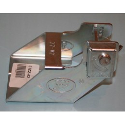 Securing the hook ball coupling