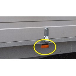 White marker lamp with marker hanger