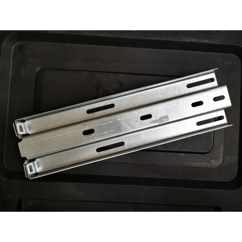 Schmitz tool box mounting bracket