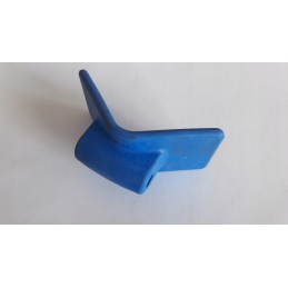 The fender is wide and does not get dirty