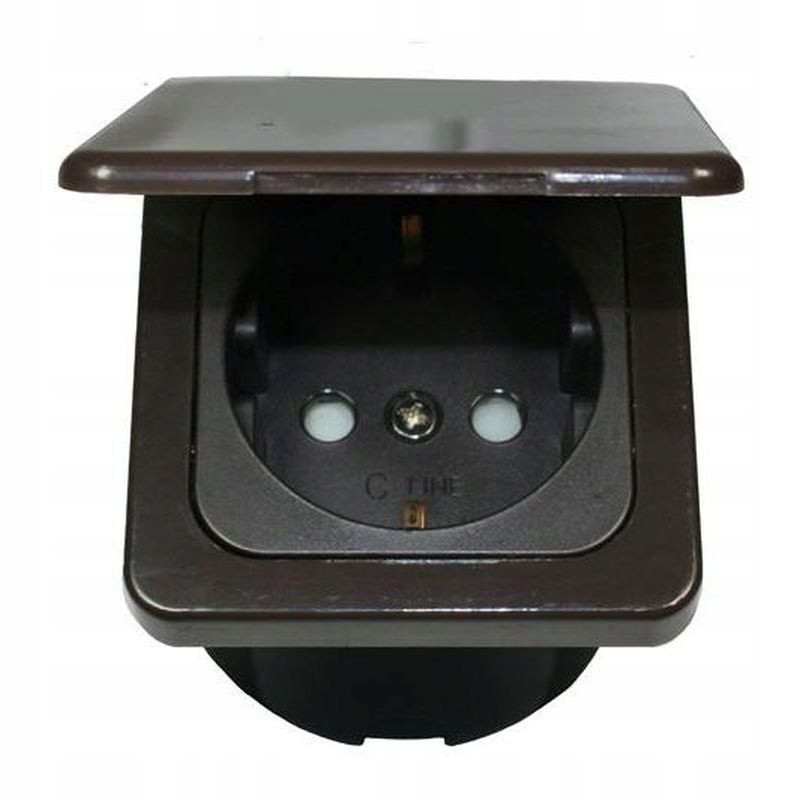 C line 230v socket, brown isobox flap, haba in water