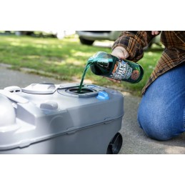 Woshup liquid for the toilet cassette in a camper trailer with a fir scent