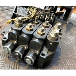 2005 LANSING LINDE R20 PN electric Forklift FORKS CONTROL UNIT with handles