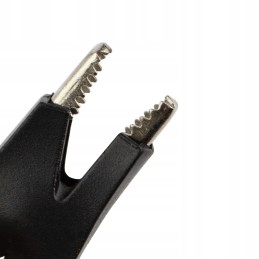 Black crocodile clip with banana socket for the meter