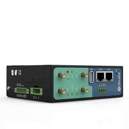 1 pcs - Robustel LoRaWAN Gateway