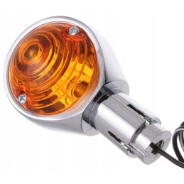 Metal chrome turn signal with cafe racer handlebars