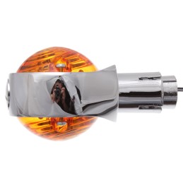 Metal chrome turn signal with cafe racer handlebars