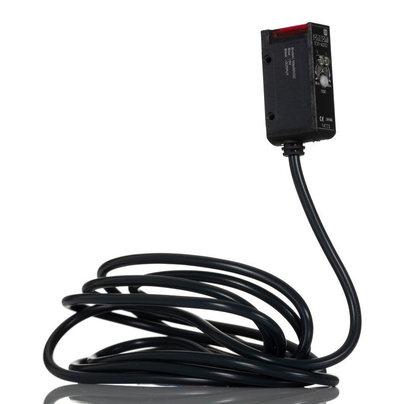 1 pcs - Omron Diffuse Photoelectric Sensor, Block Sensor, 700 mm Detection Range