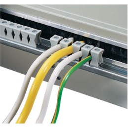 14 pcs - nVent SCHROFF Clamp, 34 x 16mm