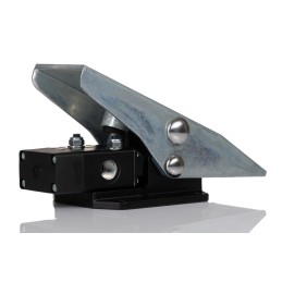 1 pcs - Norgren Pedal 3/2 Pneumatic Manual Control Valve 03 Series, G 1/4, 1/4in, III B