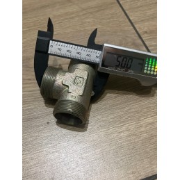 Manitou trojnik dn 27