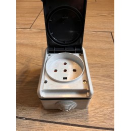 Legrand ip 44 400v waterproof socket