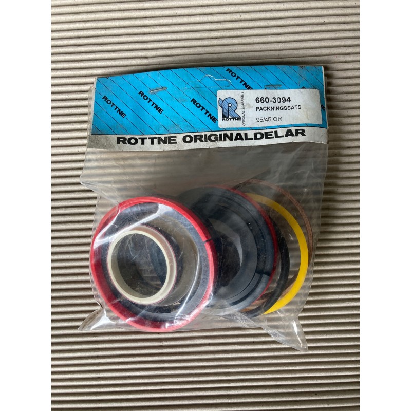 Various sets of seals for the feed roller cylinder
