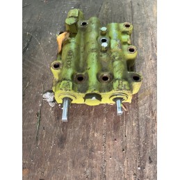 Dana spicer 241635 distributor plate housing